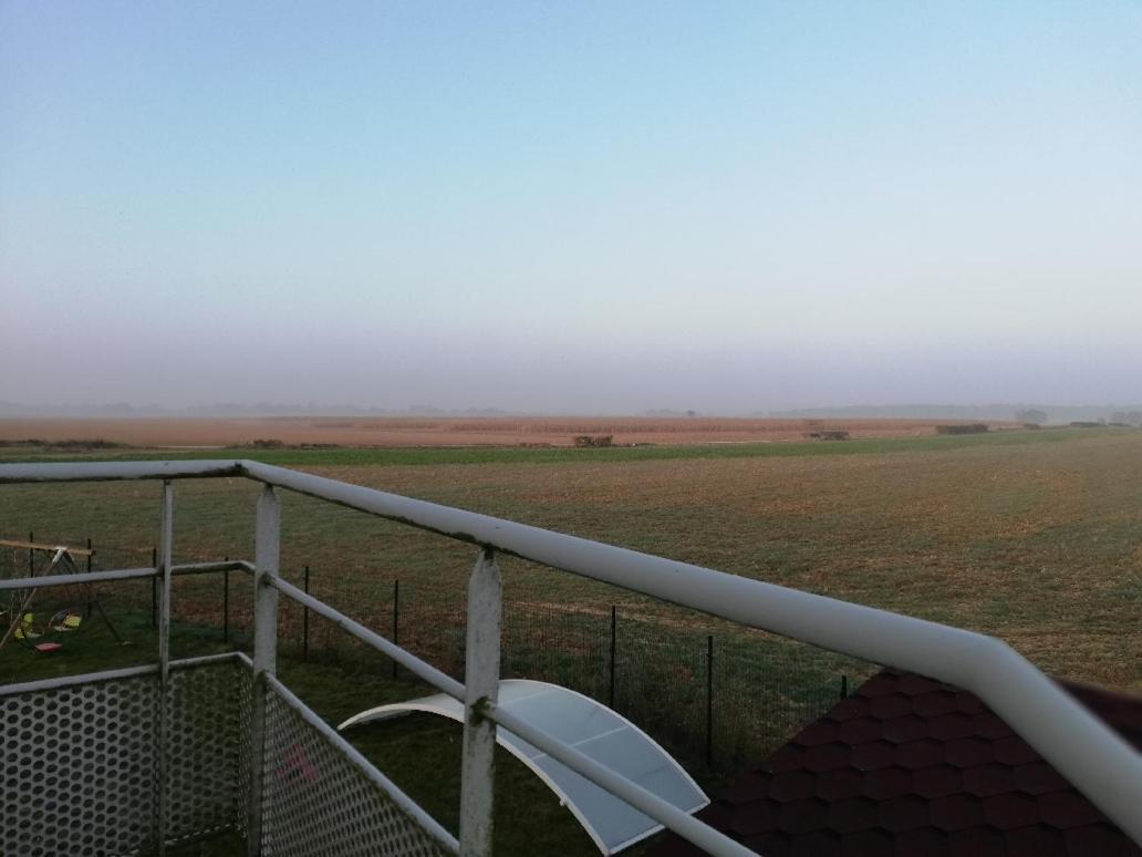 Les Fermiers Bed & Breakfast Giremoutiers Exterior foto